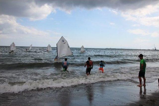 Tekirdağ Yelken Ve İhtisas Kulübü Yelken Eğitmeni Berk Uzel: