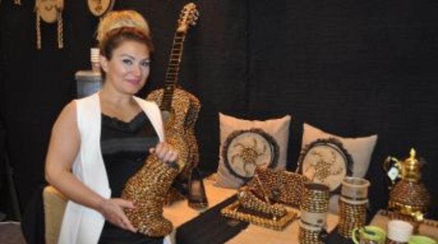 Ticaret Borsası Binasını Fıstık Kabuklarıyla S&uuml;slemek İstiyor