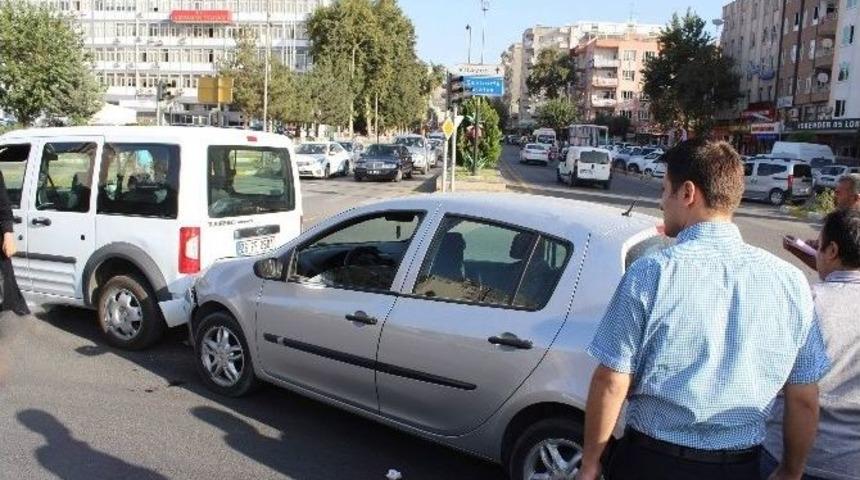 İki Ara&ccedil; &Ccedil;arpıştı: 1 Yaralı