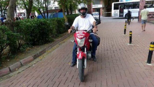 Hayvan Haklarına Dikkat Çekmek Motosikleriyle Yollarda