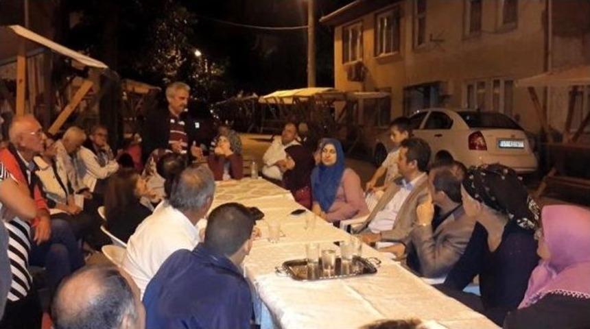 Kaymakam &Ouml;zer Ve Başkan Yemenici, Mahalle Halkını Dinledi