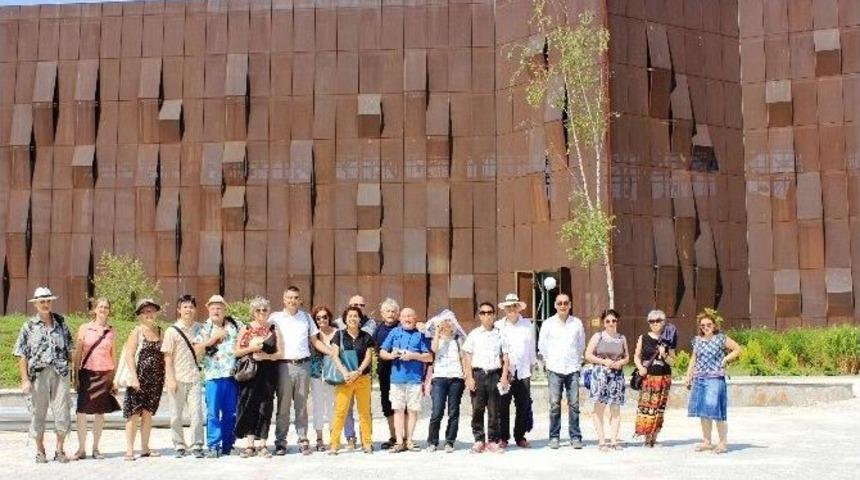 Fluss&rsquo;ın Sanat Sergisi Bakırk&ouml;yl&uuml;lerle Buluşuyor