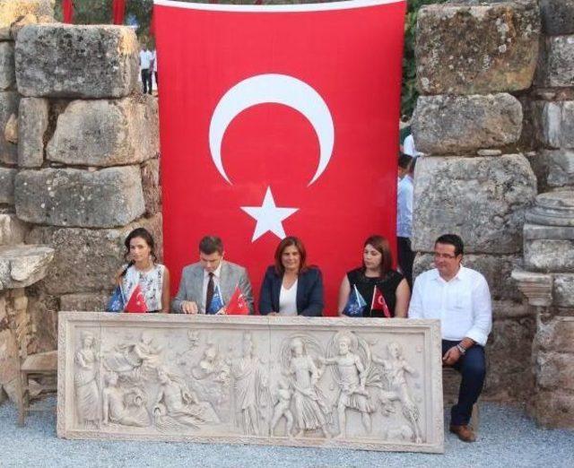 Provincial Assembly Meeting Held In Ancient Site In Aegean Province