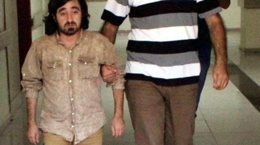 Pkk'ı &Ouml;v&uuml;p, Devlet B&uuml;y&uuml;klerine Hakaret Eden Zanlı Tutuklandı