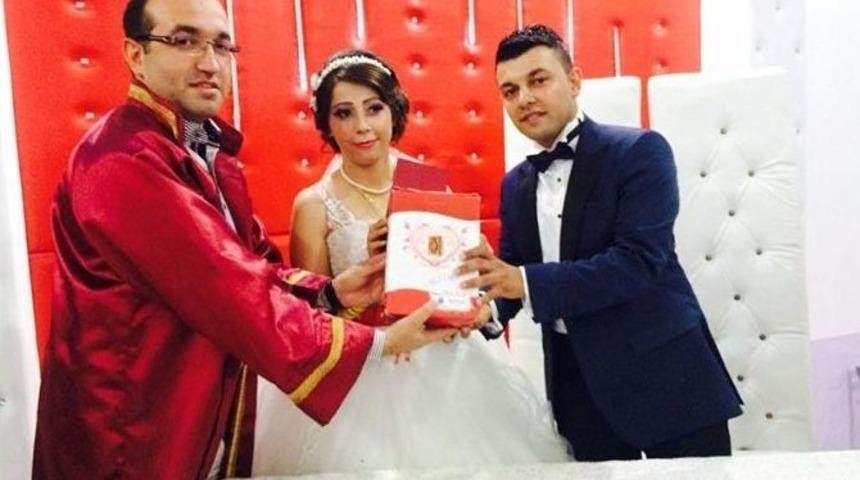 Sandıklı Belediyesi&rsquo;nden Yeni Evlenen &Ccedil;iftlere &ldquo;nikah&rdquo; Hediyesi
