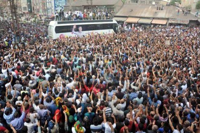 Demirtaş tan Tobb a  bayrak Y&uuml;r&uuml;y&uuml;ş&uuml;  Tepkisi 1