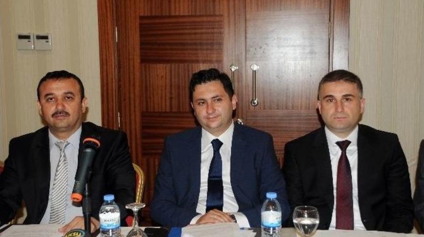T&uuml;rkiye&rsquo;de 2 Kişi Bir Emekliyi Finanse Ediyor