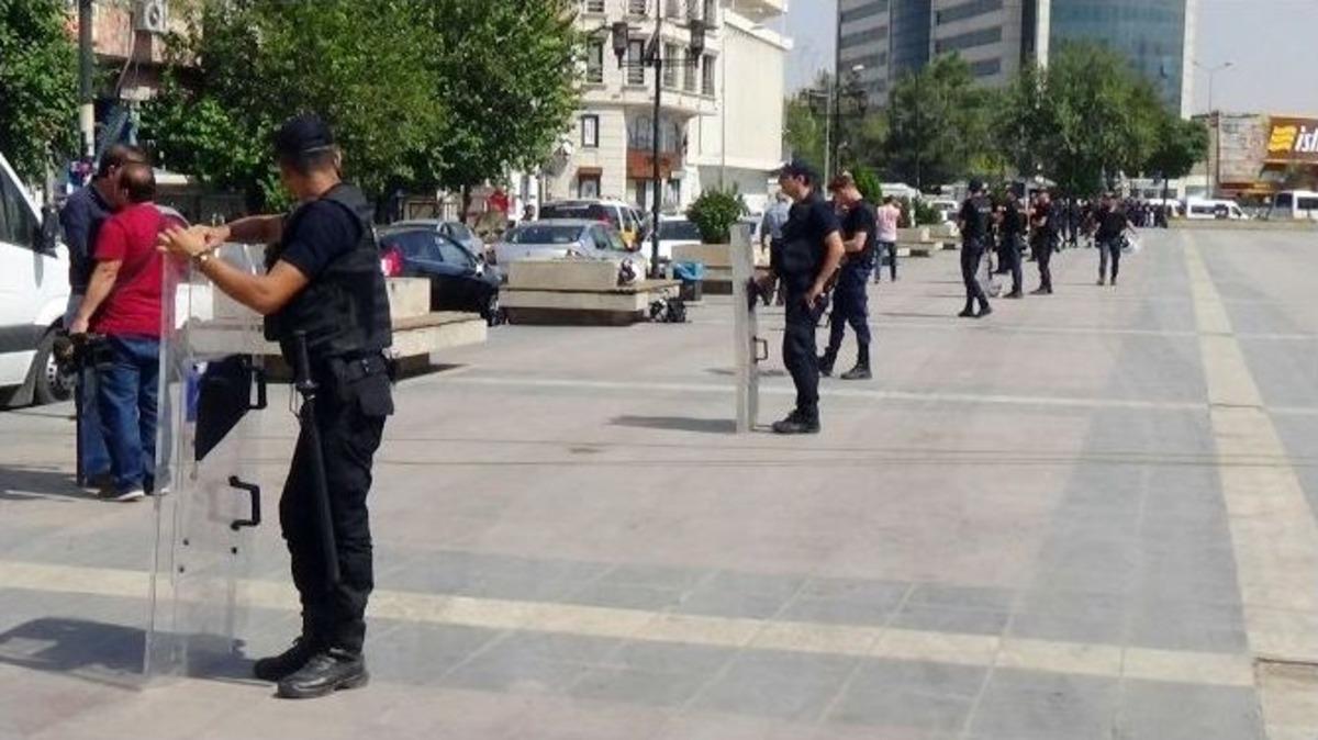 21 İlden Gelen 600 Stk Temsilcisi Diyarbakır&rsquo;da &ldquo;silahlar Sussun&rdquo; &Ccedil;ağrısında Bulundu