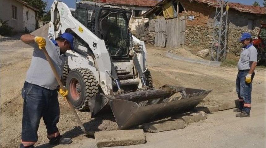 Tepebaşı Fen İşleri Ekiplerinin Kırsalda Yoğun Mesaisi