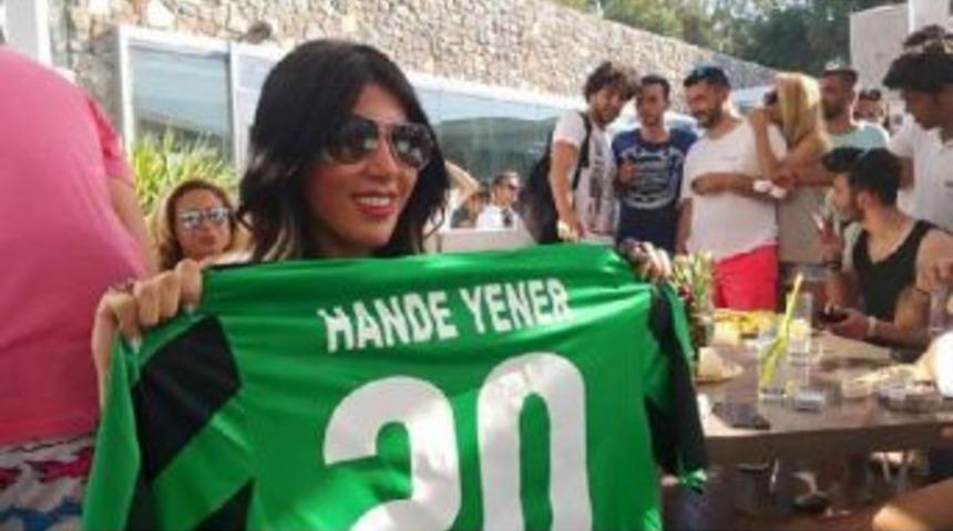Denizli'de Hande Yener Konseri Iptal Edildi