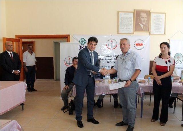 Kursiyerlere Sertifikaları Verildi 1