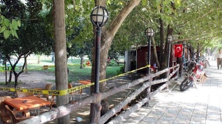 Lokantada Bı&ccedil;aklı Kavga: 3 &Ouml;l&uuml;, 1 Yaralı