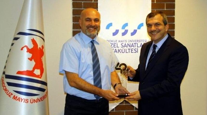 Hayırsever İş Adamına Teşekk&uuml;r Plaketi