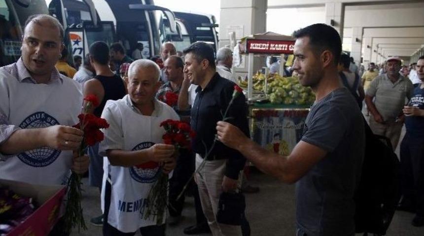 Bem-bir-sen&rsquo;den Doğu Ve G&uuml;neydoğuya Giden Yolculara Karanfil Ve &Ccedil;ikolata