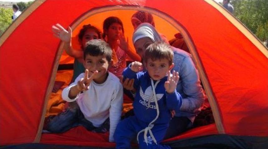 Suriyeliler Avrupa'ya Gitmek I&ccedil;in Edirne&rsquo;Ye Akın Etti (4)