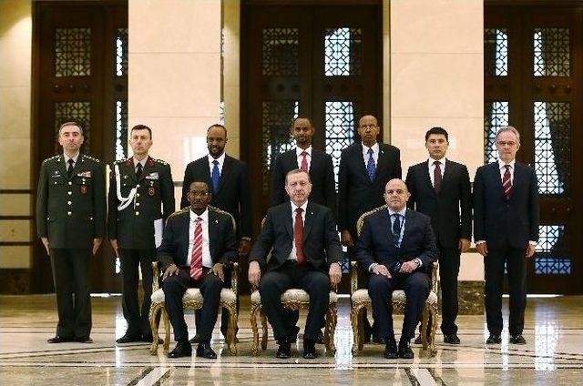 Cumhurbaşkanı Erdoğan, Singapur Ve Somali Büyükelçilerini Kabul Etti