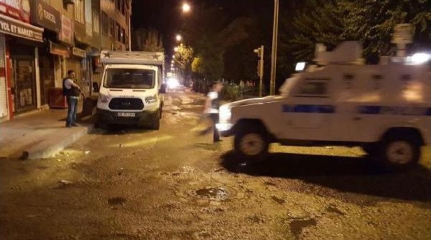 Siirt&rsquo;Te Izinsiz G&ouml;steriye Polis M&uuml;dahalesi