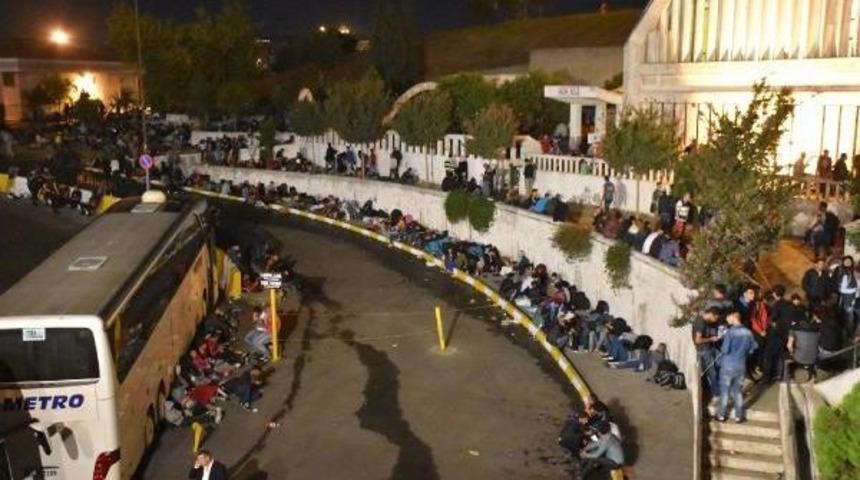 B&uuml;y&uuml;kler &Ccedil;adır Kurdu, &Ccedil;ocuklar Saklamba&ccedil; Oynadı...