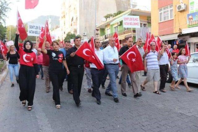 Teröre Tepki Yürüyüşünde Şehit Annesi Gözyaşlarını Tutamadı