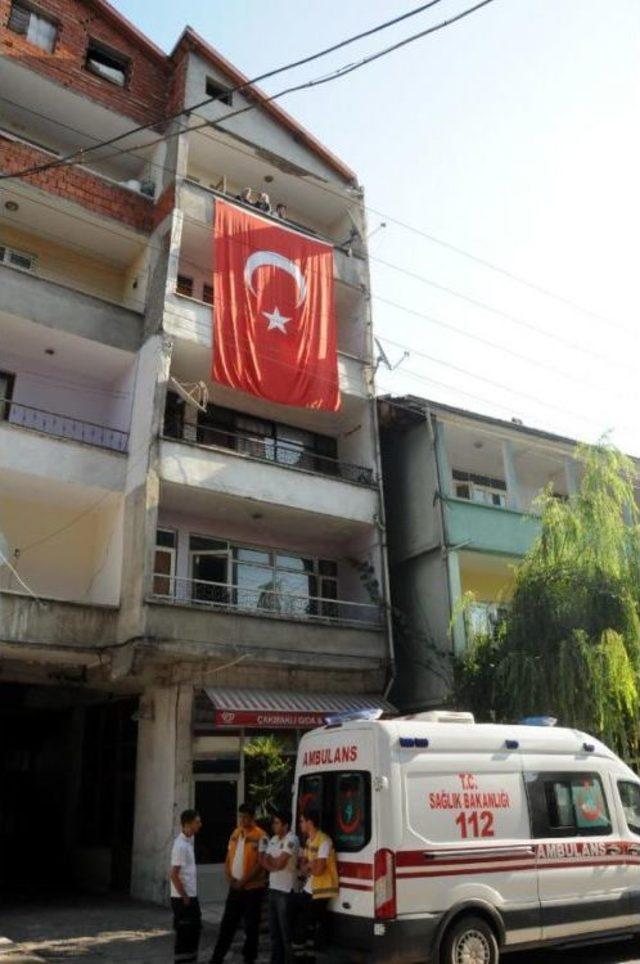 Şehit Polisin Zonguldak'taki Baba Evine Ateş Düştü