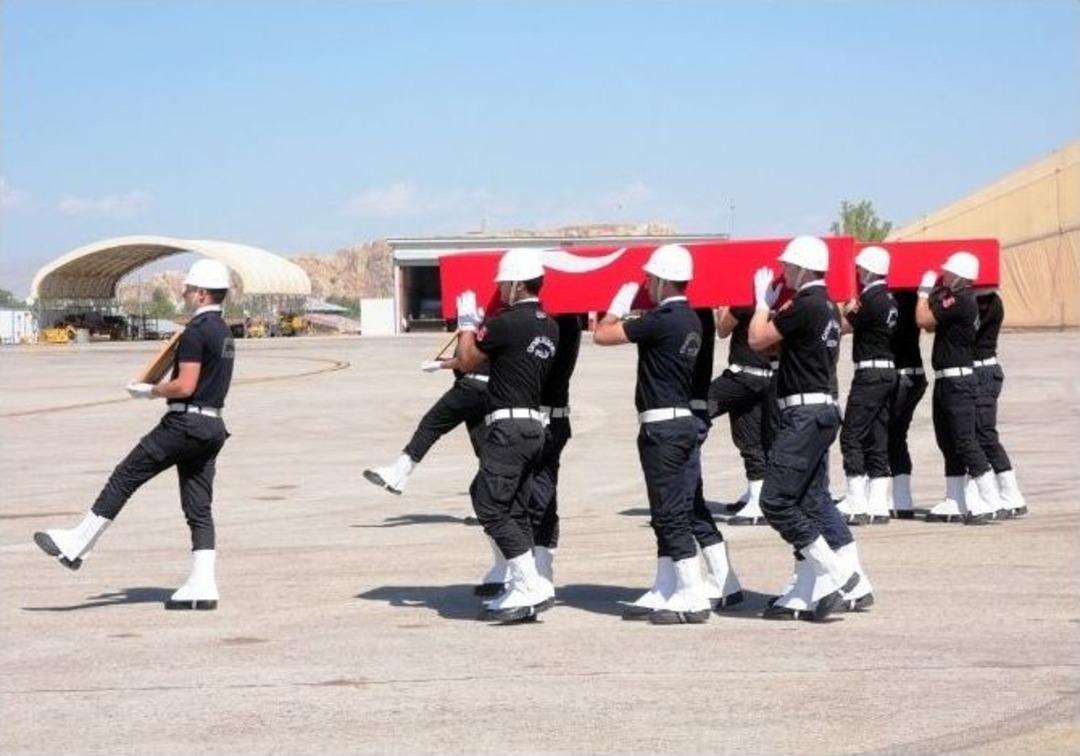 Şehitler Memleketlerine Uğurlandı