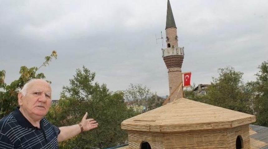 600 Yıllık Caminin Restorasyon Sırasında Kubbesi &Ccedil;&ouml;kt&uuml;