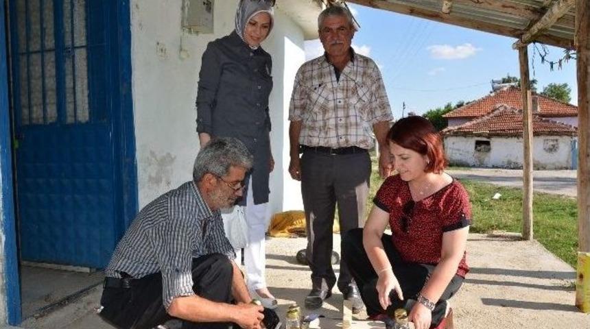 Sevgi Eli&rsquo;nden Yaşar Amcaya Boya Sandığı