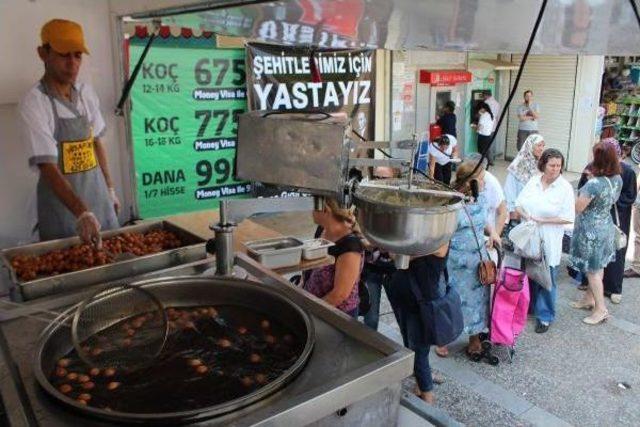 Minibüsçüler Şehitler Için Lokma Döktürdü