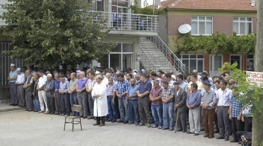 Kabe&rsquo;deki Vin&ccedil; Kazasında &Ouml;len Tekirdağlı Ramazan &Ouml;zmen İ&ccedil;in Memleketinde Gıyabi Cenaze Namazı Kılındı