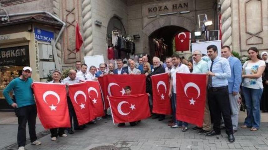 Bursa&rsquo;Dan Bayraklı &lsquo;Ter&ouml;re Hayır, Kardeşliğe Evet&rsquo; &Ccedil;ağrısı