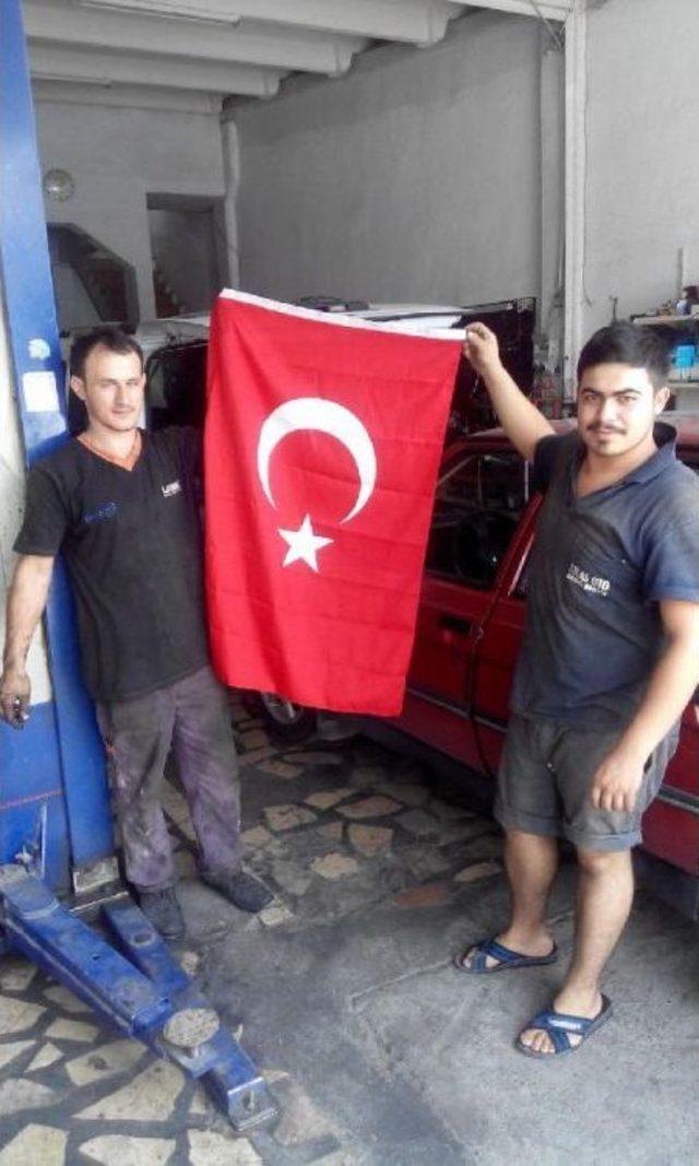 Bursa&rsquo;Dan Bayraklı &lsquo;Ter&ouml;re Hayır, Kardeşliğe Evet&rsquo; &Ccedil;ağrısı 3