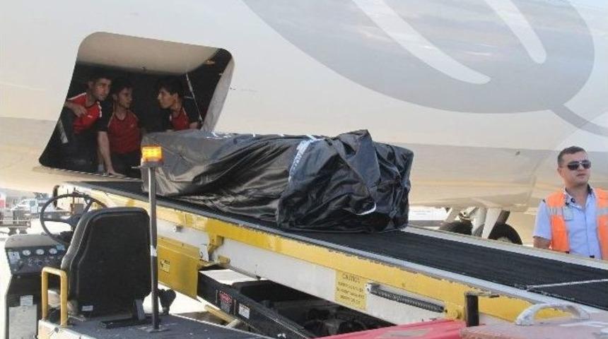 Fransa&rsquo;da Paraş&uuml;t Atlayışı Sırasında &Ouml;len Doktorun Cenazesi İstanbul&rsquo;a Getirildi