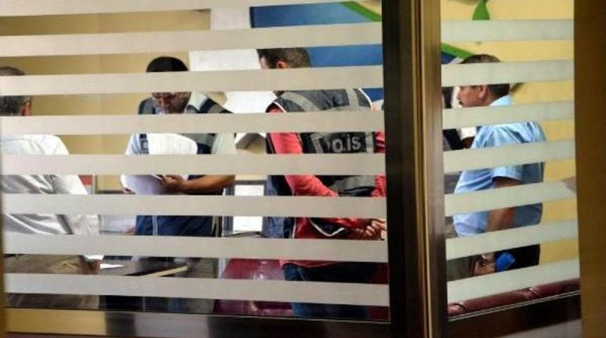 'paralel Devlet Yapılanmasına Mali Kaynak Sağladığı' Iddiasıyla Bir Dernekte Arama Yapıldı