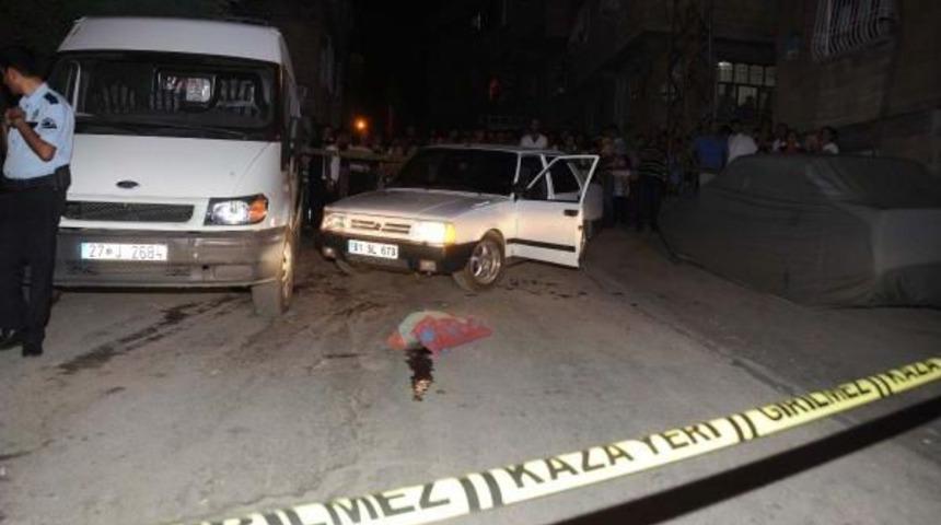 Otomobilin &Ccedil;arptığı Minik &Ouml;mer &Ouml;ld&uuml;