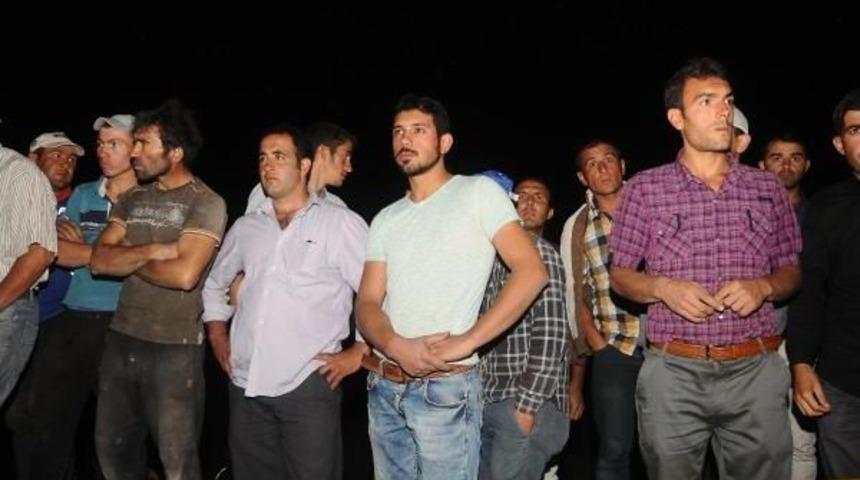 Kuyuya Define Aramak I&ccedil;in Giren 3 Kişiden Biri &Ouml;ld&uuml;, 2'sini Kurtarma &Ccedil;alışmaları S&uuml;r&uuml;yor