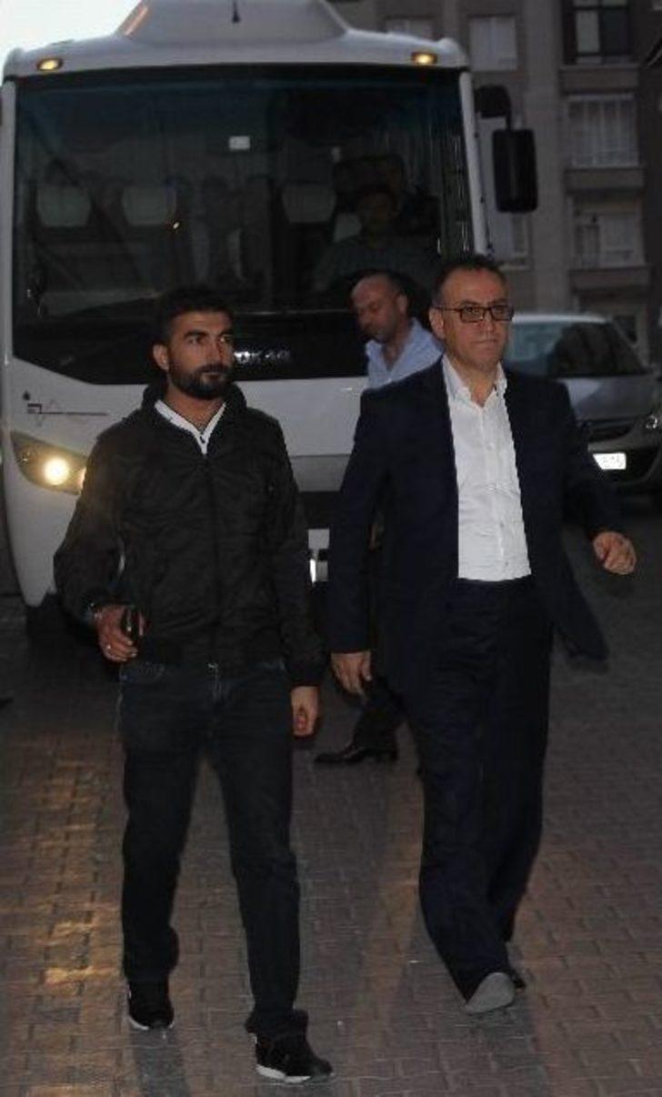 Memduh Boydak Ve Gözaltındaki 6 Kişi Doktor Kontrolüne Getirildi G1