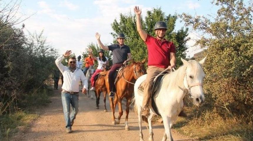 (&ouml;zel Haber) Başkent&rsquo;te G&ouml;rme Engelliler At İle Safariye &Ccedil;ıktı