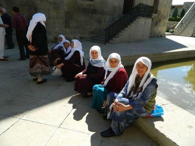 Kırgızistan&rsquo;da Yaşayan 33 Yaşlı Kadın, Yıllar Sonra Anavatanları Ahıska&rsquo;ya Kavuştu 1