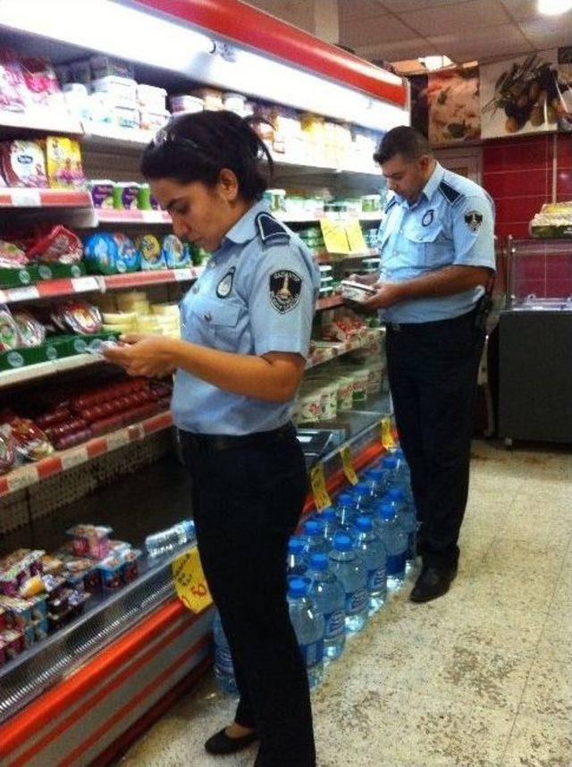 Şahinbey Zabıtası Miadı Ge&ccedil;miş &Uuml;r&uuml;nleri İmha Etti 1