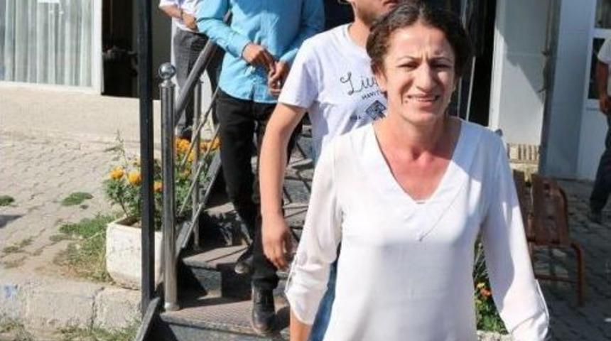 Van'ın Edremit İl&ccedil;esi Belediye Eş Başkanı G&ouml;revden Alındı