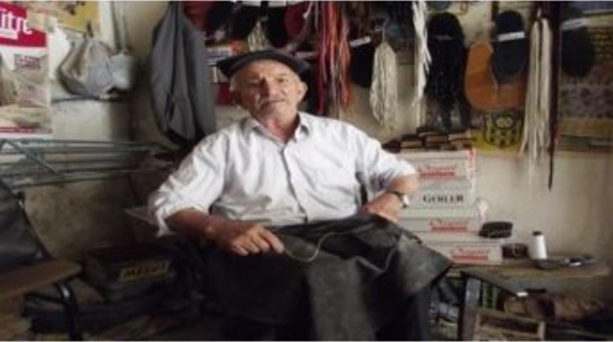 Yarım Asırlık Usta, Ayakta Durma M&uuml;cadelesi Veriyor