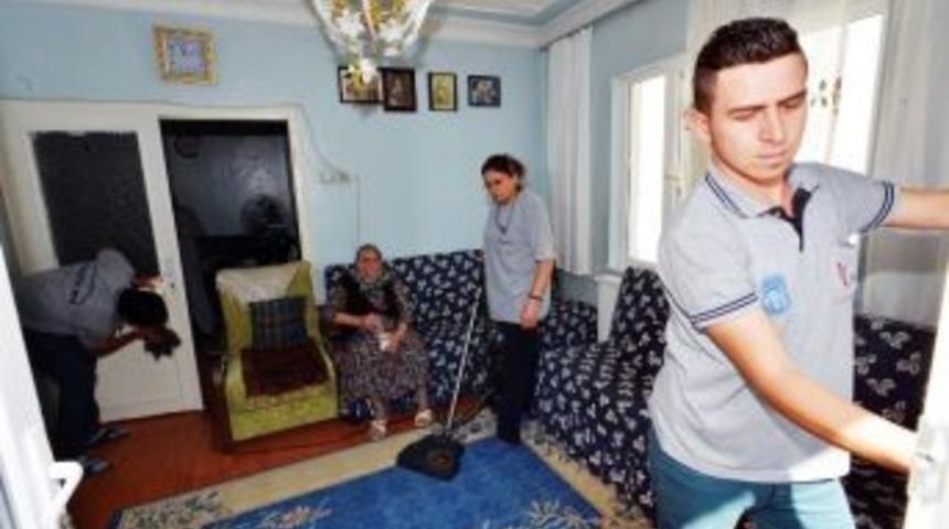 Yaşlı Evlerinde Bayram Temizliği