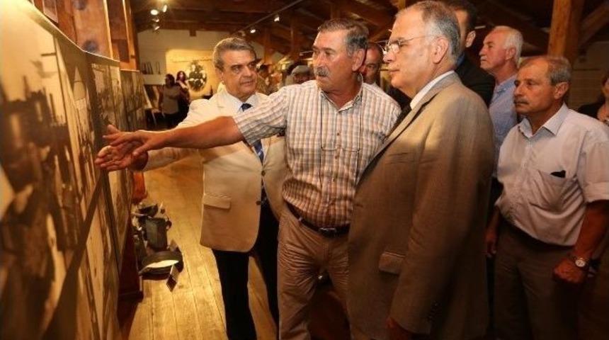 Tariş&rsquo;in "asırlık M&uuml;cadele" Sergisi Sel&ccedil;uk&rsquo;ta A&ccedil;ıldı