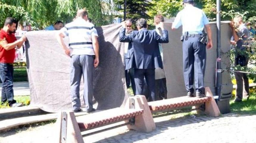 Van'da Parkta Bir Erkek Cesedi Bulundu