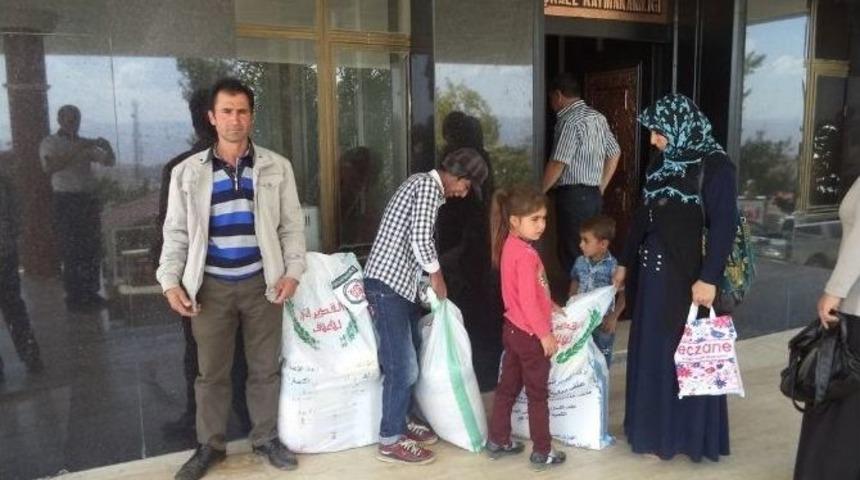 Başkale Kaymakamlığı&rsquo;ndan Bayram Yardımı