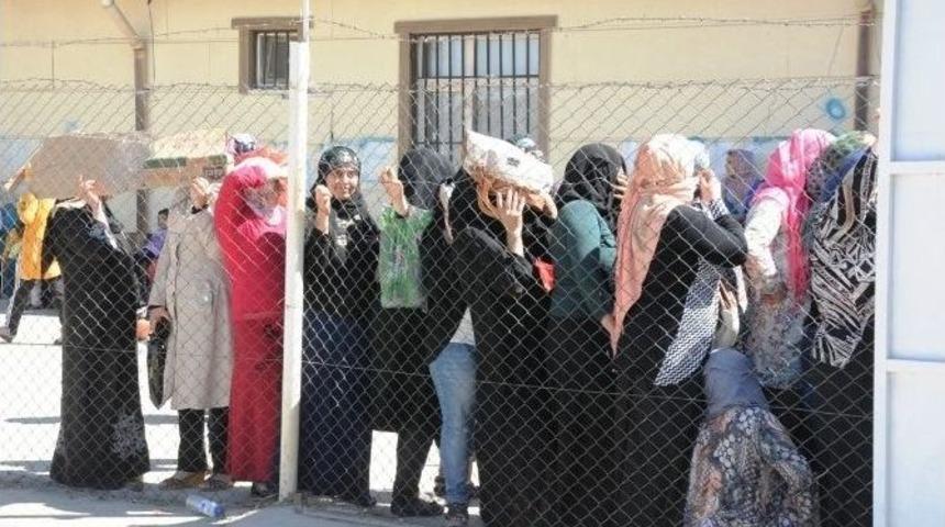 Batman&rsquo;daki M&uuml;ltecilere Bayram Yardımı