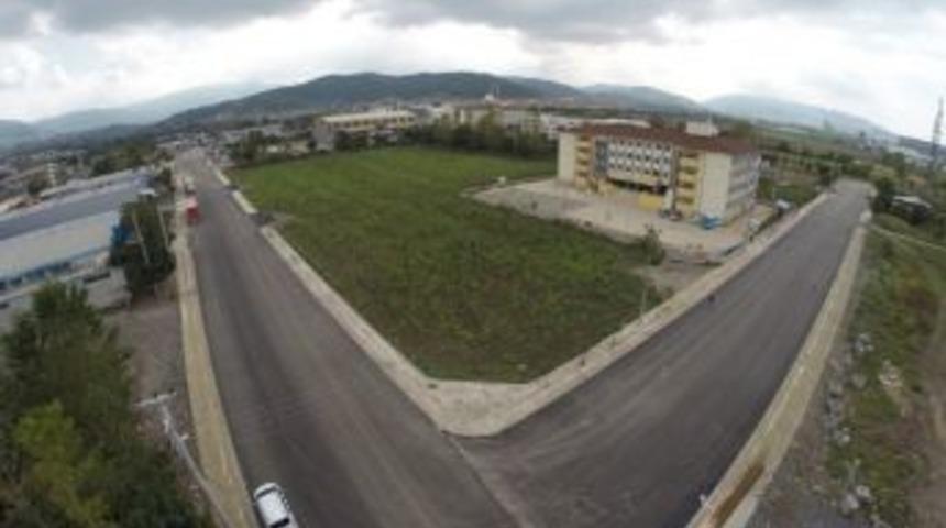 Başiskele&rsquo;de İki Cadde Daha Asfaltlandı