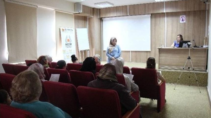 Zeytinburnu&rsquo;nda&nbsp;&ccedil;arşamba Seminerleri Başladı