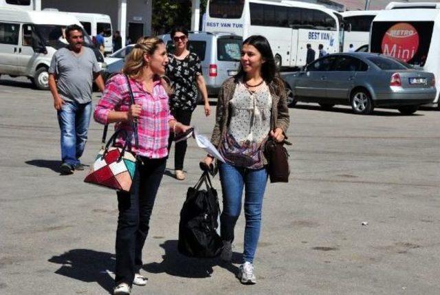 &Ccedil;atak a Yeni Atanan &Ouml;ğretmenler G&uuml;llerle Karşılandı 2