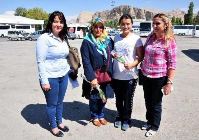 &Ccedil;atak a Yeni Atanan &Ouml;ğretmenler G&uuml;llerle Karşılandı 3